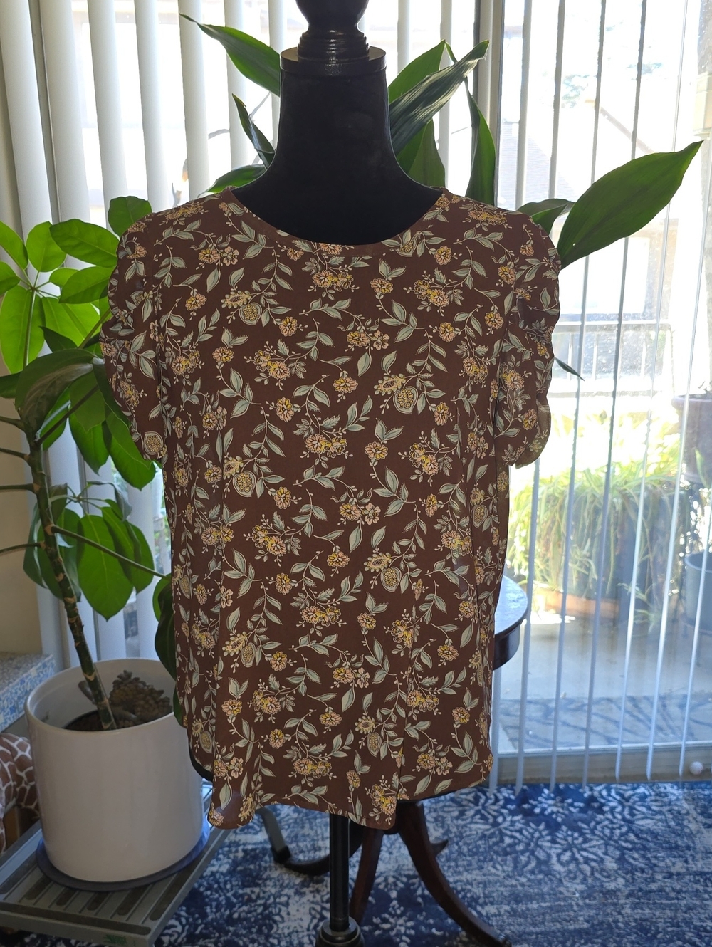 LOFT Brown Floral Print Blouse Size M Tote i